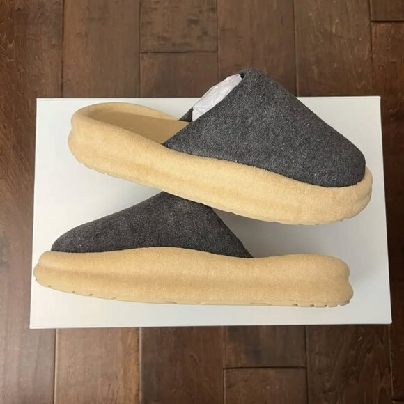 SKYLRK Justin Bieber REST SLIPPER UNISEX - BISCUIT - Picture 1 of 3